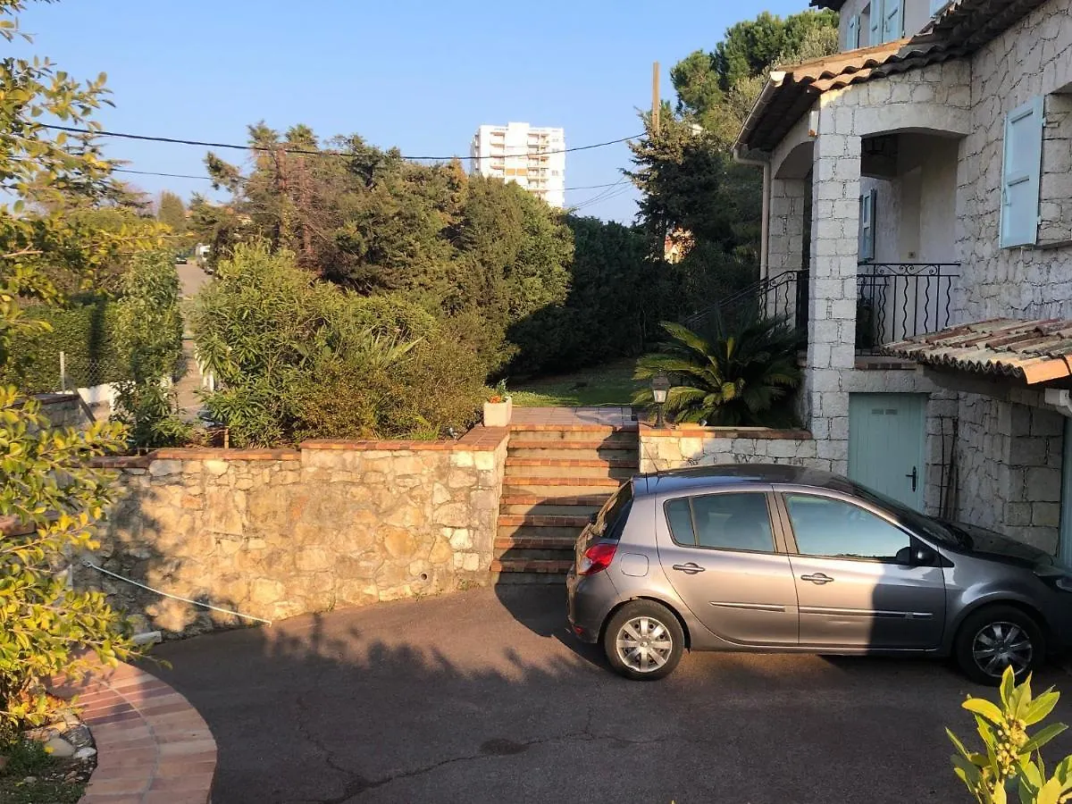 Villa Alessia Antibes Bed & Breakfast